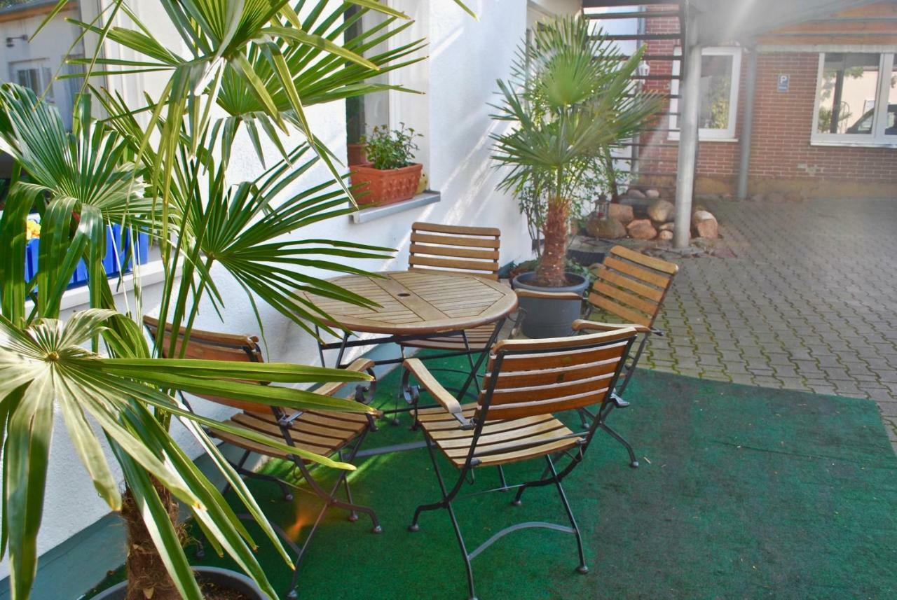 Haus Shiralee - Das Ferienhaus Warnemuende Rostock Eksteriør bilde